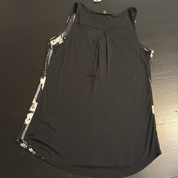 Express Black and white Floral Camisole - Picture 6 of 6